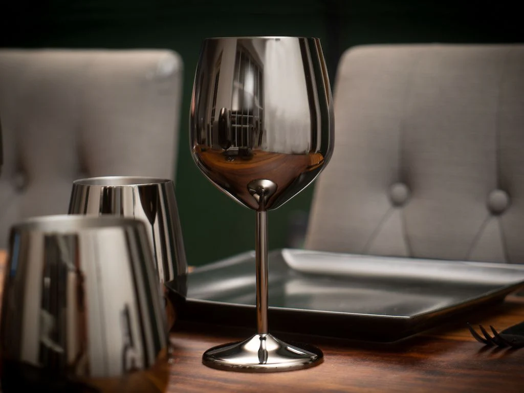 DRIKKEGLASS SETT - VINGLASS AV RUSTFRITT STÅL - Image 3